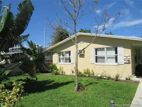 6335 Pierce Street Hollywood FL 33024