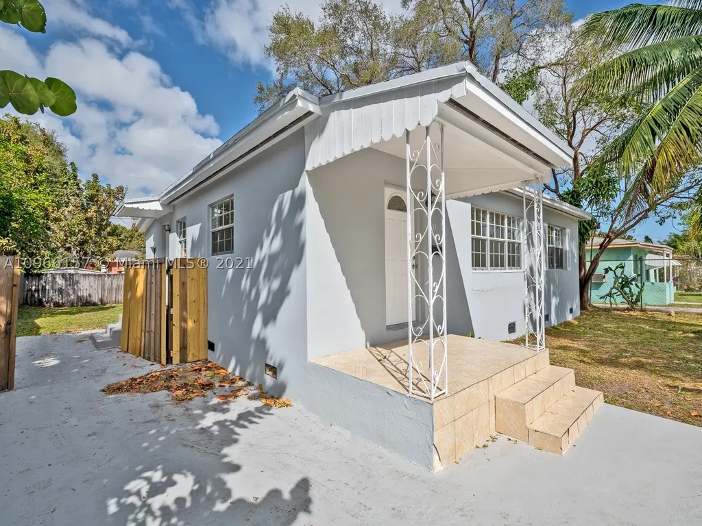 333 NE 160th Terrace Miami FL 33162