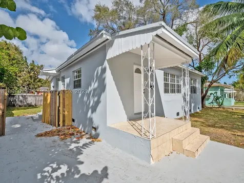 333 NE 160th Terrace Miami FL 33162