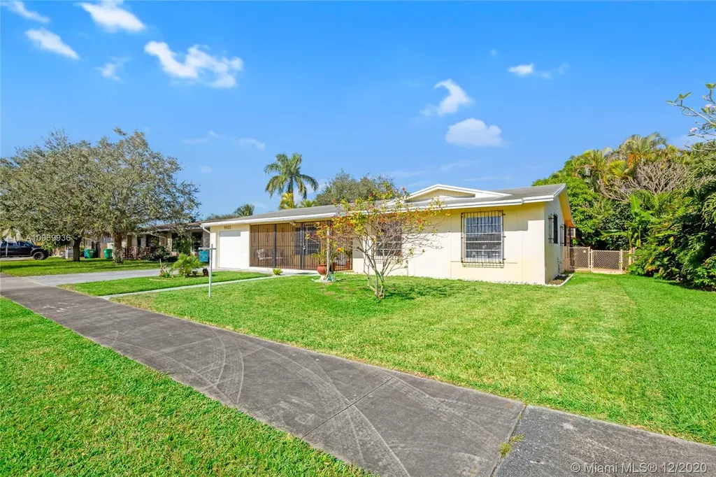 8923 SW 178th Terrace Palmetto Bay FL 33157