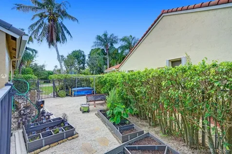 443 Fairmont Lane Weston FL 33326