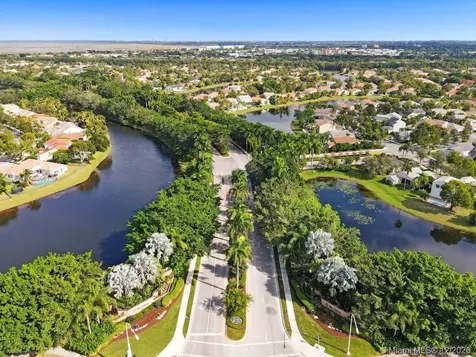 443 Fairmont Lane Weston FL 33326