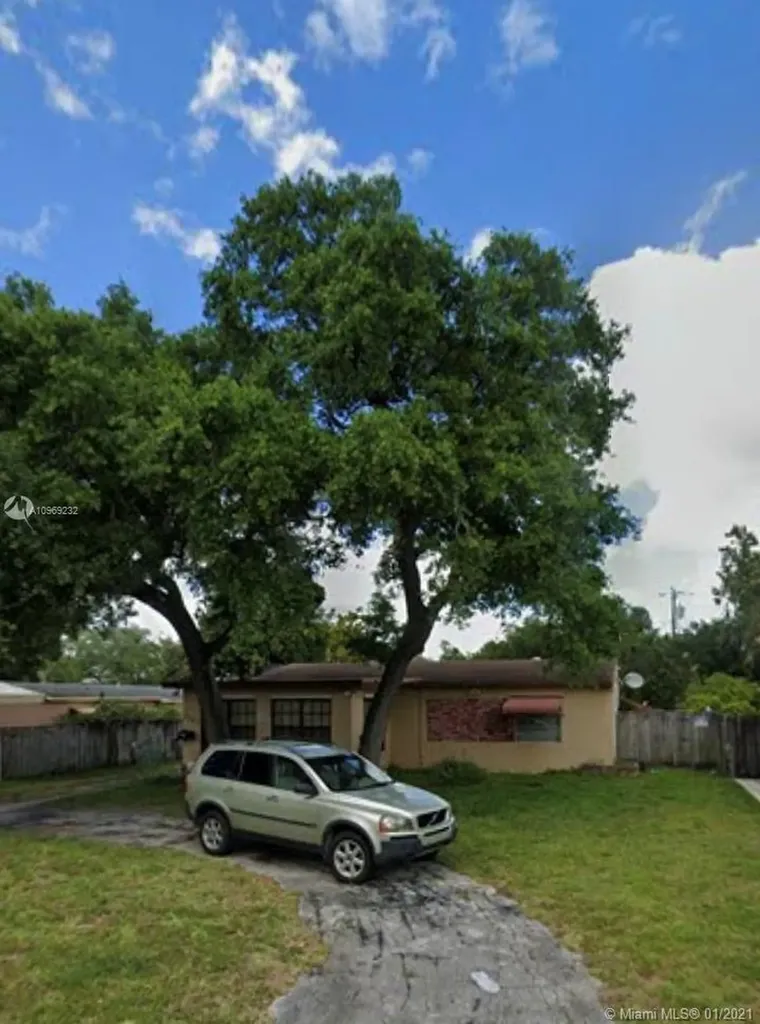 2543 Coolidge Street Hollywood FL 33020