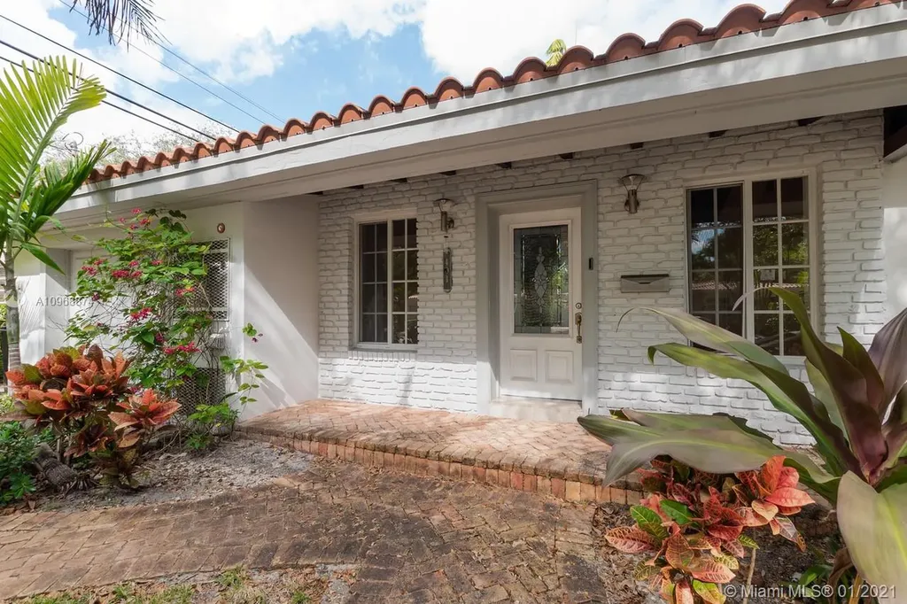 401 Garlenda Avenue Coral Gables FL 33146