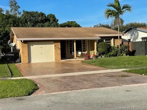 4109 Grant Street Hollywood FL 33021