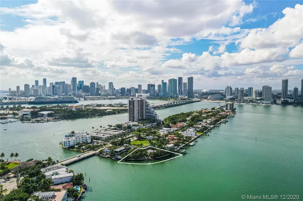1141 N Venetian Drive Miami FL 33139
