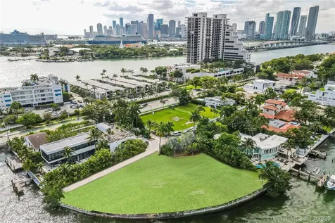 1141 N Venetian Drive Miami FL 33139