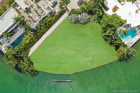 1141 N Venetian Drive Miami FL 33139