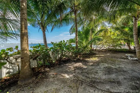 1141 N Venetian Drive Miami FL 33139