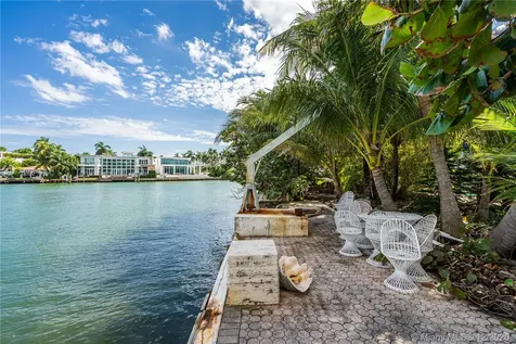 1141 N Venetian Drive Miami FL 33139