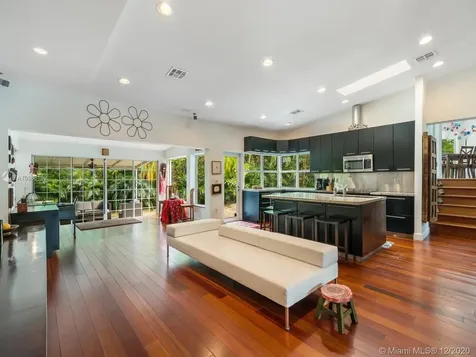 691 Ridgewood Road Key Biscayne FL 33149