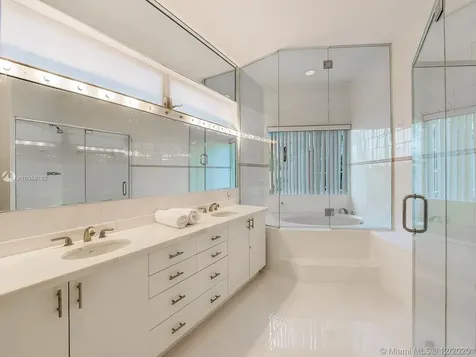 691 Ridgewood Road Key Biscayne FL 33149
