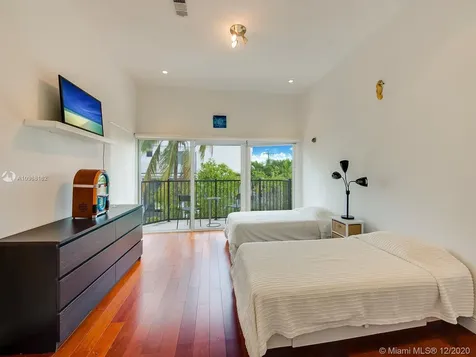 691 Ridgewood Road Key Biscayne FL 33149