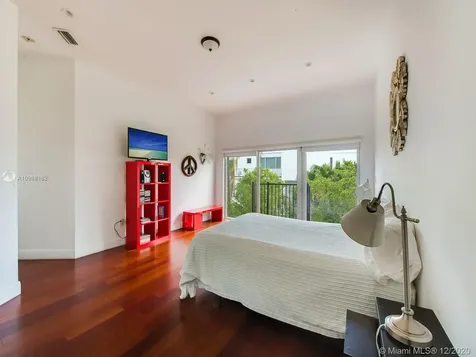 691 Ridgewood Road Key Biscayne FL 33149