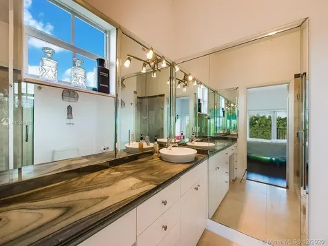 691 Ridgewood Road Key Biscayne FL 33149
