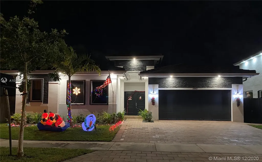 15942 SW 44th Street Miami FL 33185