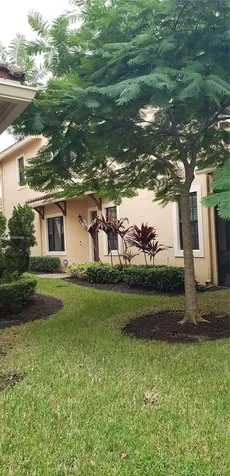 137 SW 127th Terrace Plantation FL 33325