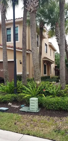 137 SW 127th Terrace Plantation FL 33325