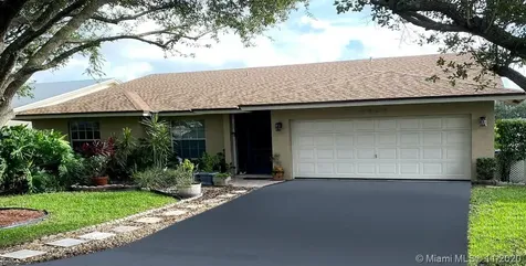 9824 NW 54th Place Coral Springs FL 33076
