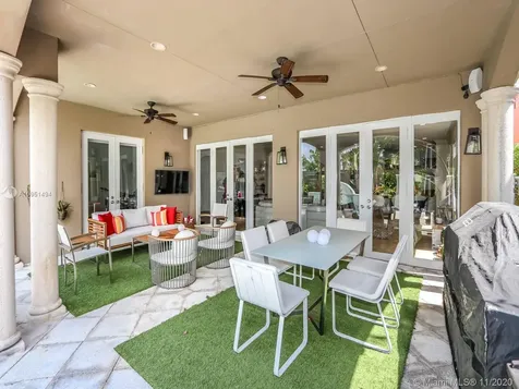 2422 S Miami Avenue Miami FL 33129