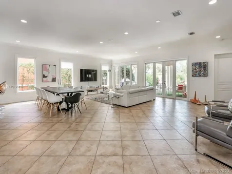 2422 S Miami Avenue Miami FL 33129