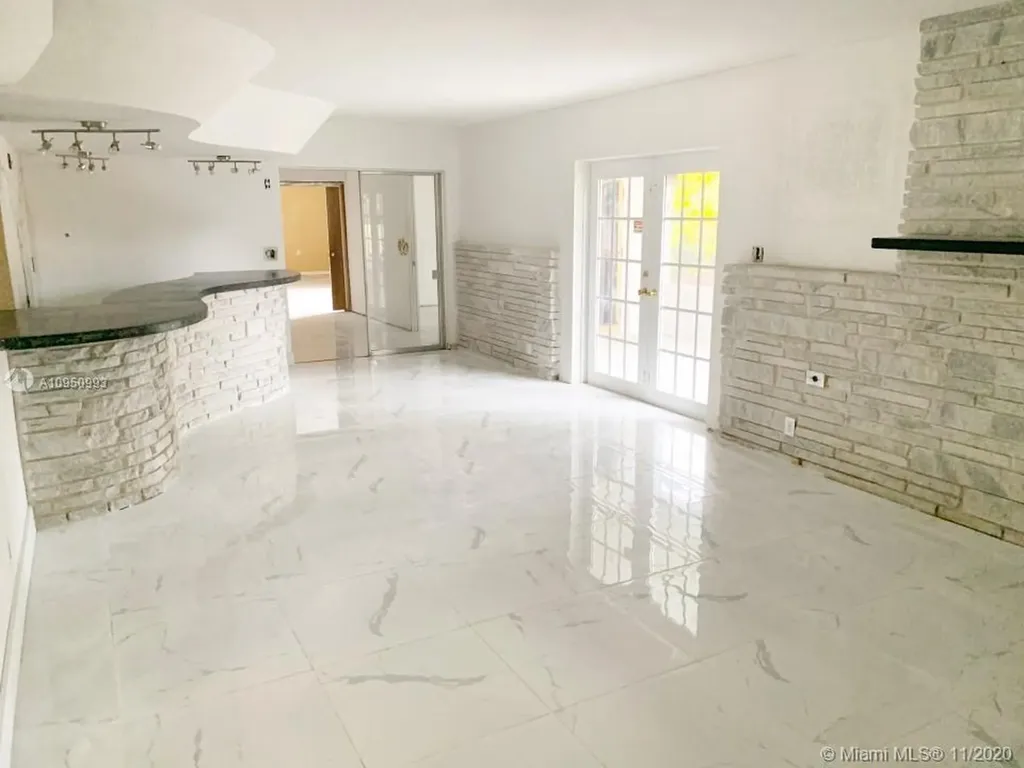 413 SW 6th Avenue Hallandale Beach FL 33009