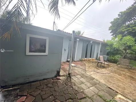480 NE 135th Street North Miami FL 33161