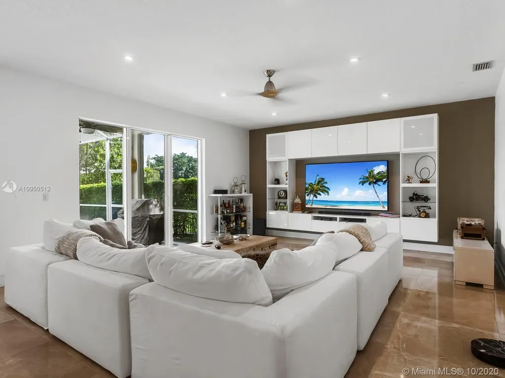1649 SW 156th Avenue Pembroke Pines FL 33027