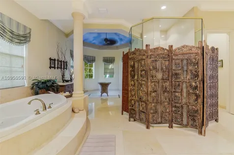 2947 Lake Ridge Lane Weston FL 33332