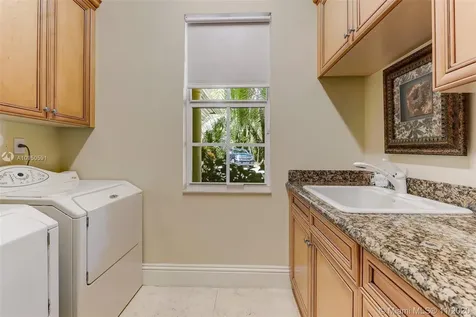2947 Lake Ridge Lane Weston FL 33332