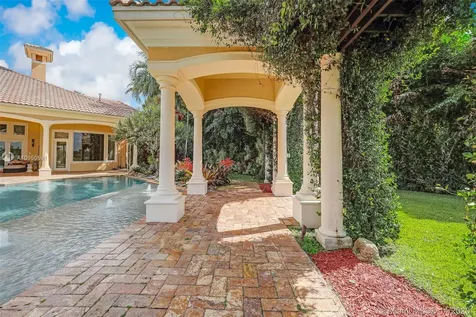2947 Lake Ridge Lane Weston FL 33332