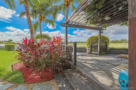 2947 Lake Ridge Lane Weston FL 33332