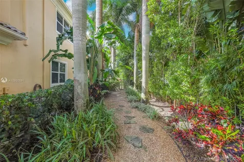 2947 Lake Ridge Lane Weston FL 33332