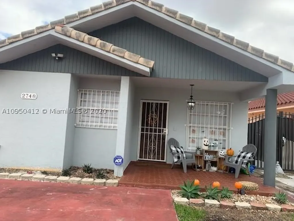 2748 W 74th Street Hialeah FL 33016