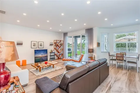 3963 Hawks Court Weston FL 33331
