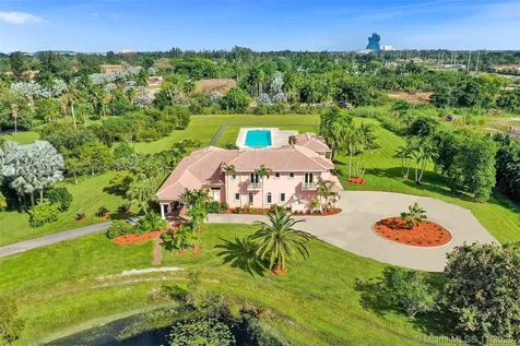 5100 SW 70th Avenue Davie FL 33314