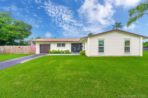 18923 SW 94th Avenue Cutler Bay FL 33157