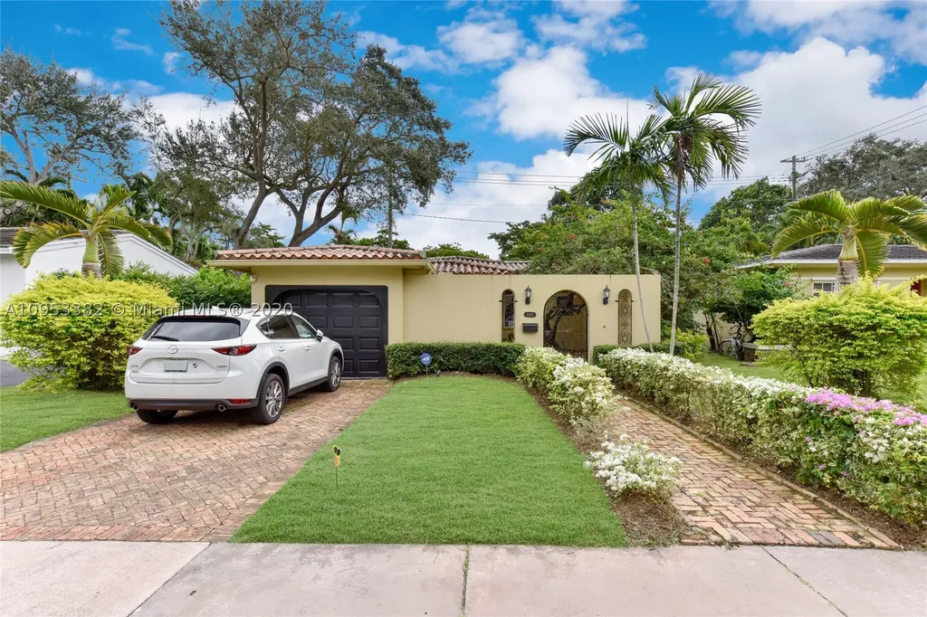 4943 Riviera Drive Coral Gables FL 33146