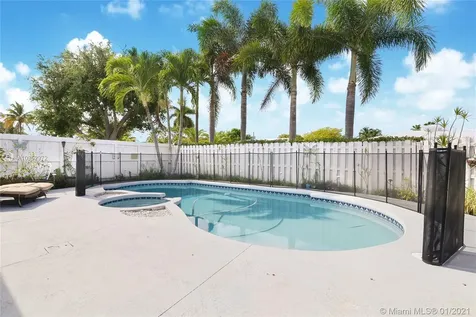 2811 NE 41st Street Fort Lauderdale FL 33308