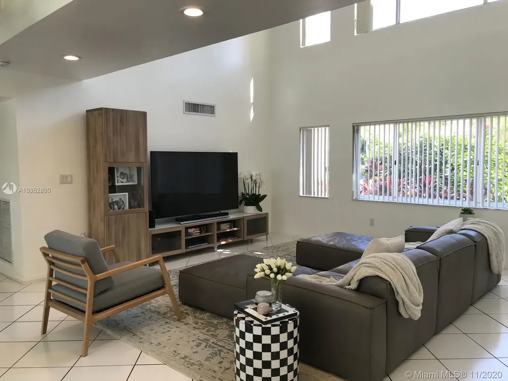 660 Warren Lane Key Biscayne FL 33149
