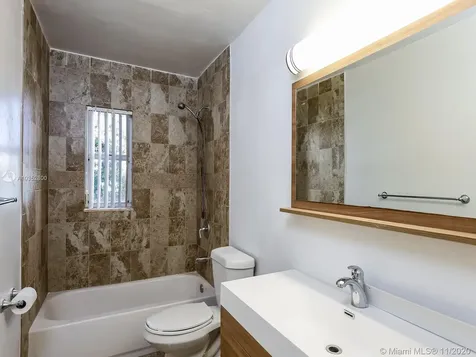 660 Warren Lane Key Biscayne FL 33149