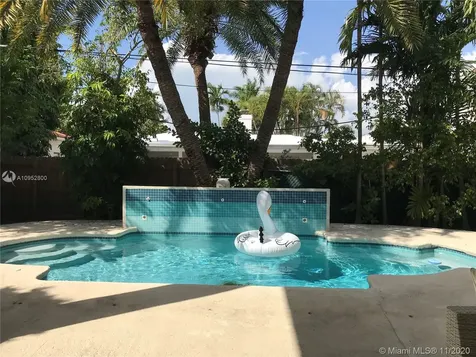 660 Warren Lane Key Biscayne FL 33149