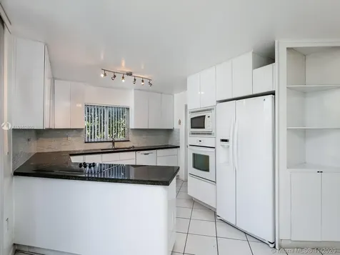 660 Warren Lane Key Biscayne FL 33149