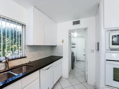 660 Warren Lane Key Biscayne FL 33149