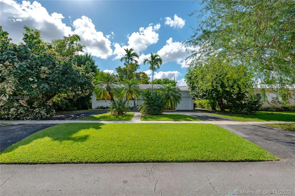 1020 Wren Avenue Miami Springs FL 33166