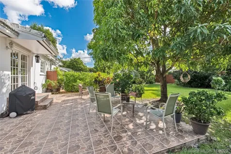 1020 Wren Avenue Miami Springs FL 33166