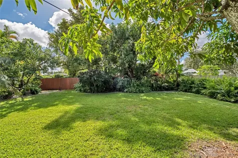 1020 Wren Avenue Miami Springs FL 33166
