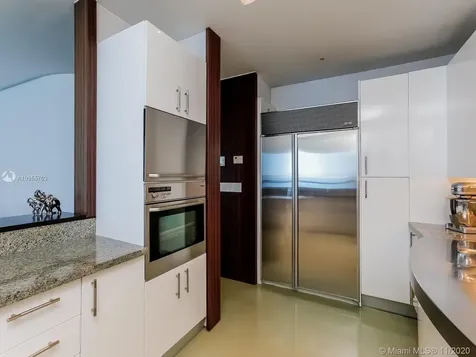 100 S Pointe Drive Miami Beach FL 33139