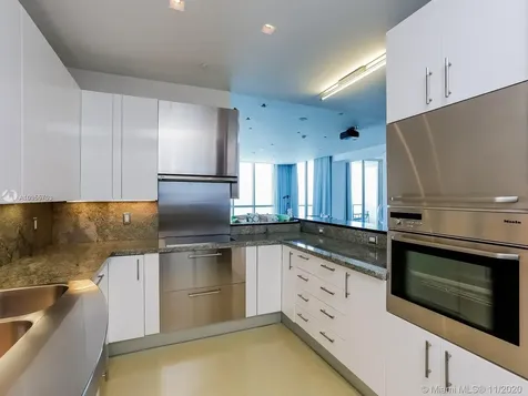 100 S Pointe Drive Miami Beach FL 33139