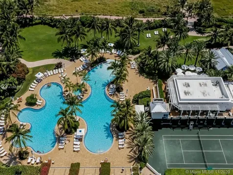 100 S Pointe Drive Miami Beach FL 33139